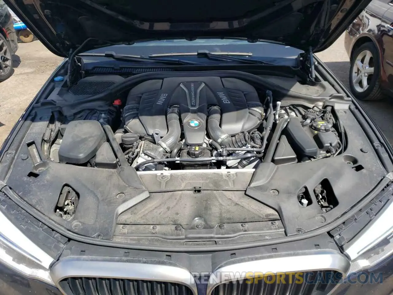 7 Photograph of a damaged car WBAJB9C54KB464665 BMW M5 2019