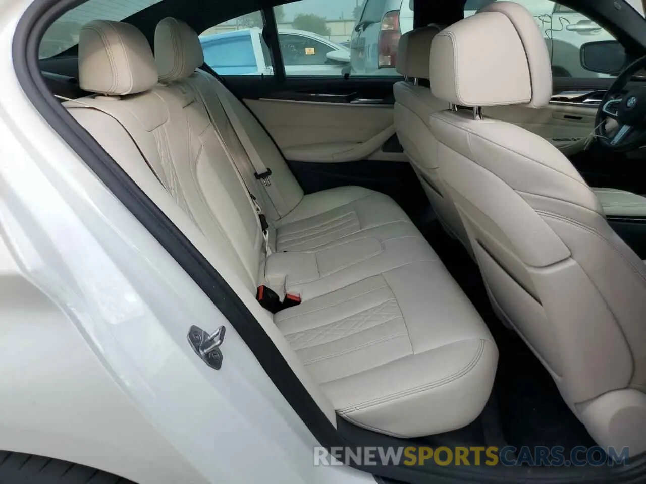 6 Photograph of a damaged car WBAJB9C54KB464942 BMW M5 2019