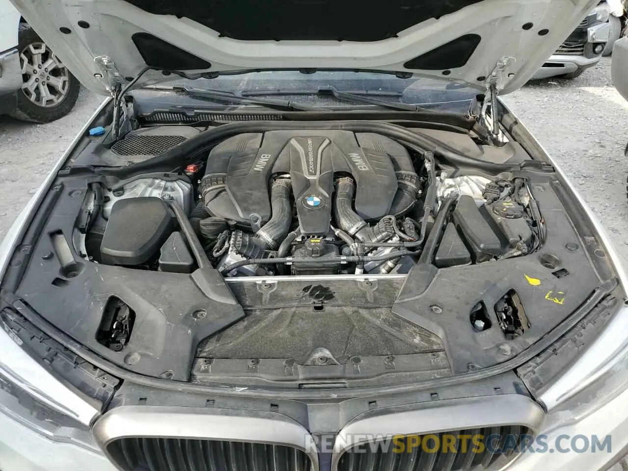 7 Photograph of a damaged car WBAJB9C54KB464942 BMW M5 2019