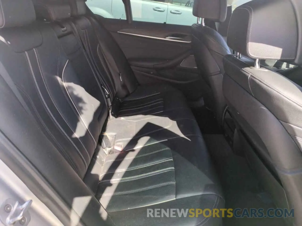 10 Photograph of a damaged car WBAJB9C55KB289178 BMW M5 2019