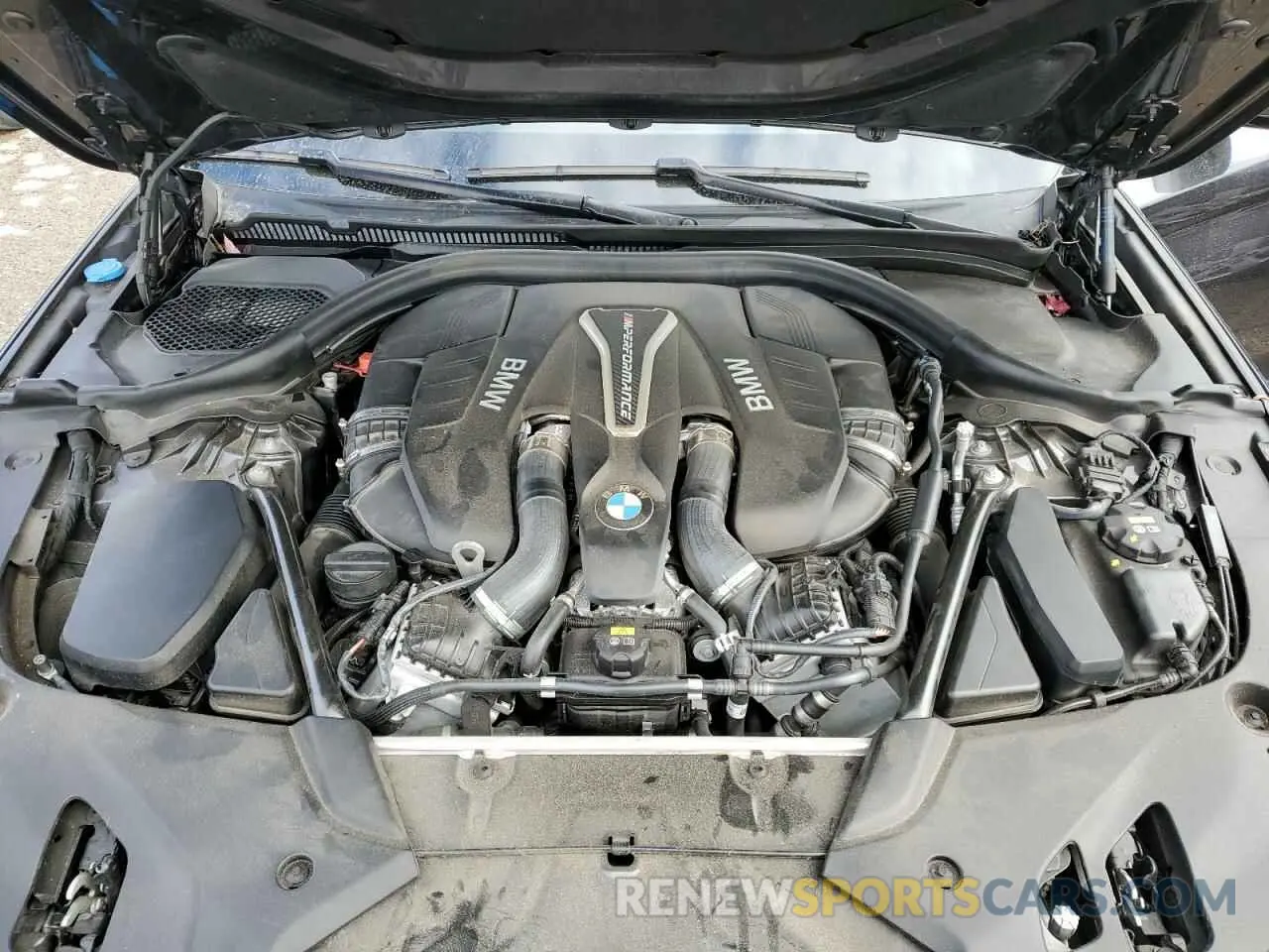 11 Photograph of a damaged car WBAJB9C56KB288735 BMW M5 2019