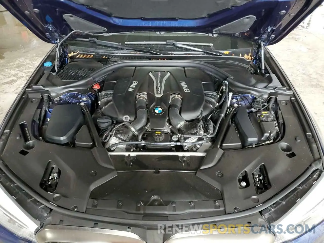 11 Photograph of a damaged car WBAJB9C58KB287604 BMW M5 2019