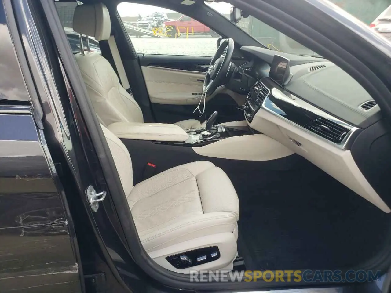 5 Photograph of a damaged car WBAJB9C58KB289420 BMW M5 2019