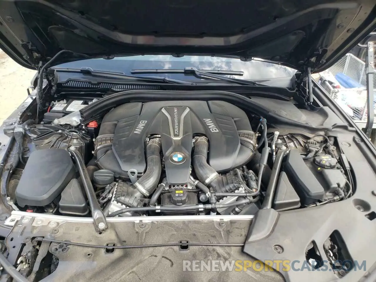 7 Photograph of a damaged car WBAJB9C58KB289420 BMW M5 2019