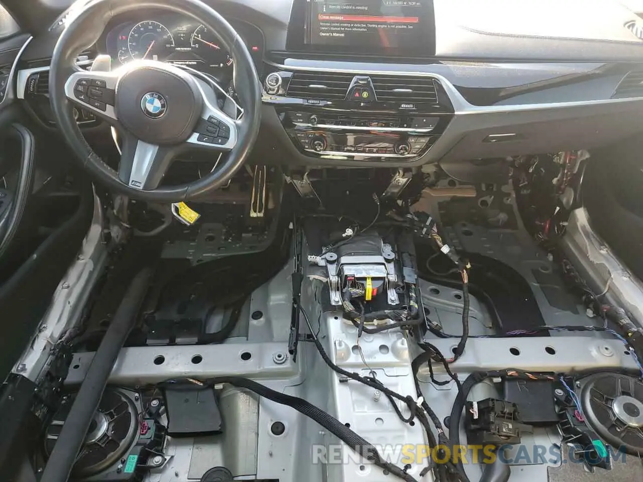 8 Photograph of a damaged car WBAJB9C59KB288647 BMW M5 2019