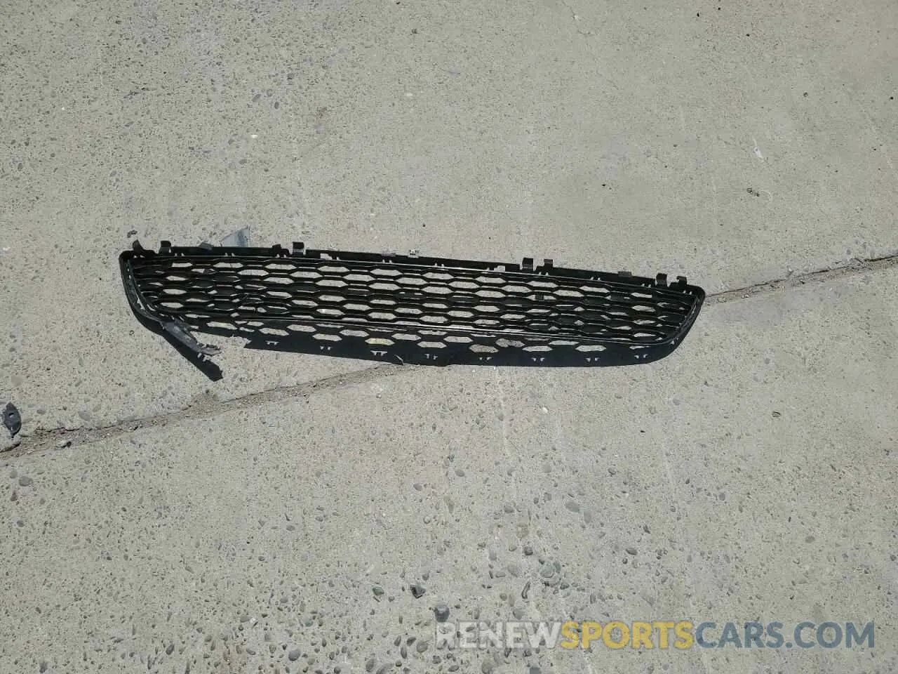12 Photograph of a damaged car WBAJB9C5XKB287877 BMW M5 2019