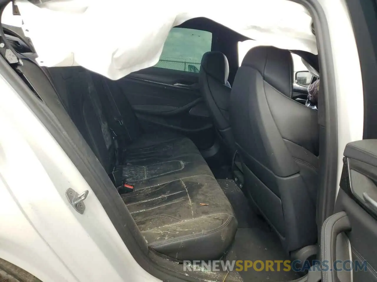 10 Photograph of a damaged car WBSJF0C50KB448040 BMW M5 2019