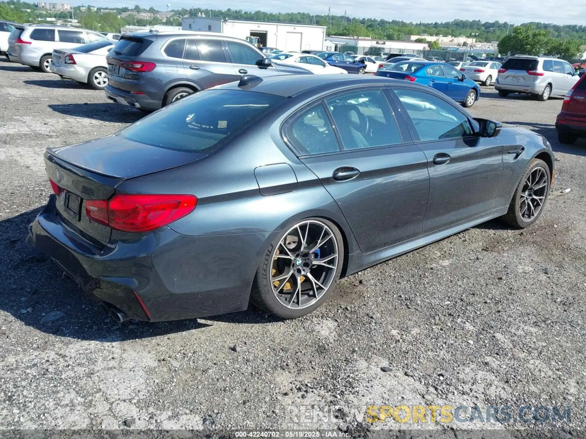 4 Photograph of a damaged car WBSJF0C56KB448351 BMW M5 2019