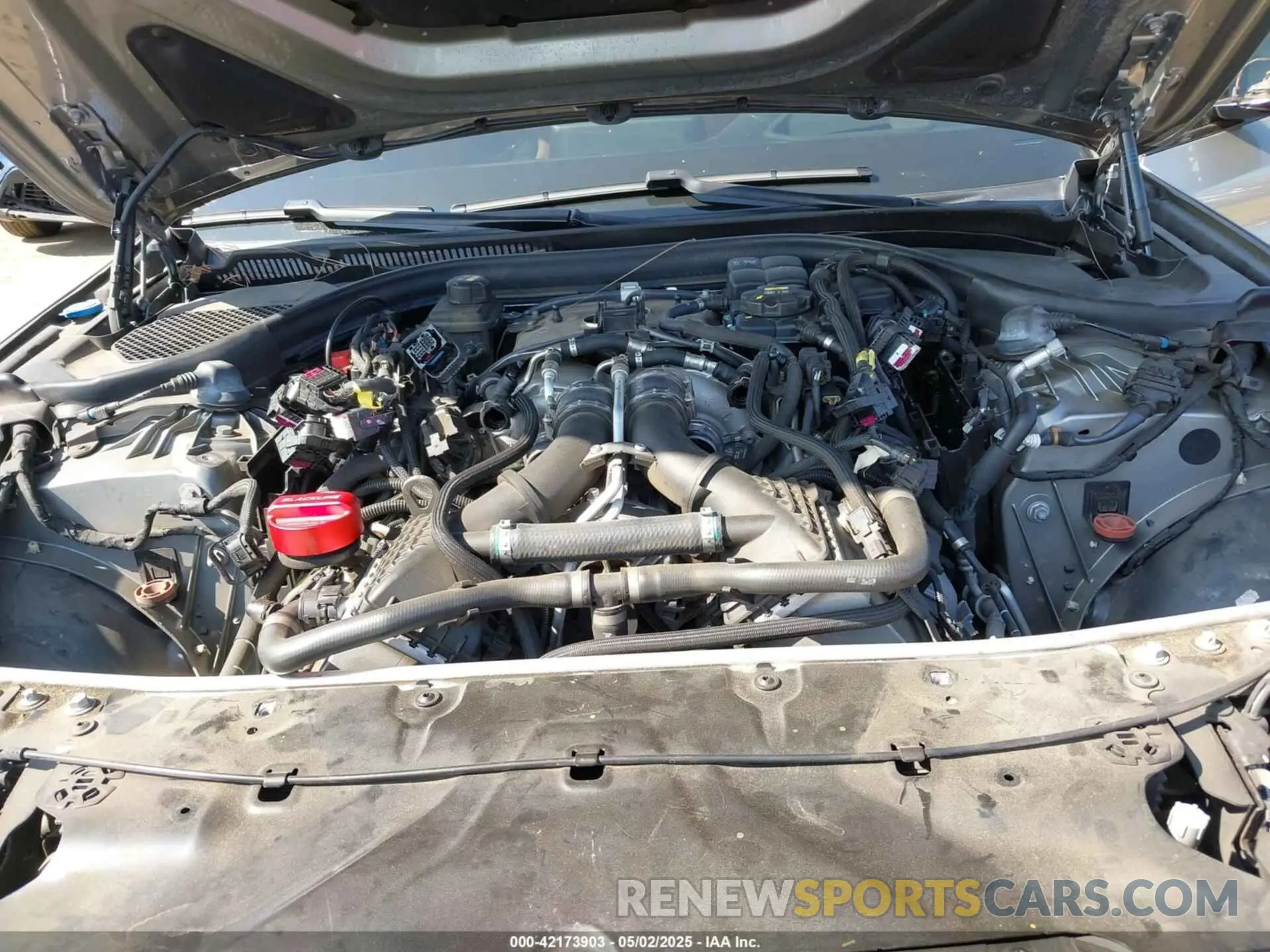 10 Photograph of a damaged car WBSJF0C59KB284173 BMW M5 2019
