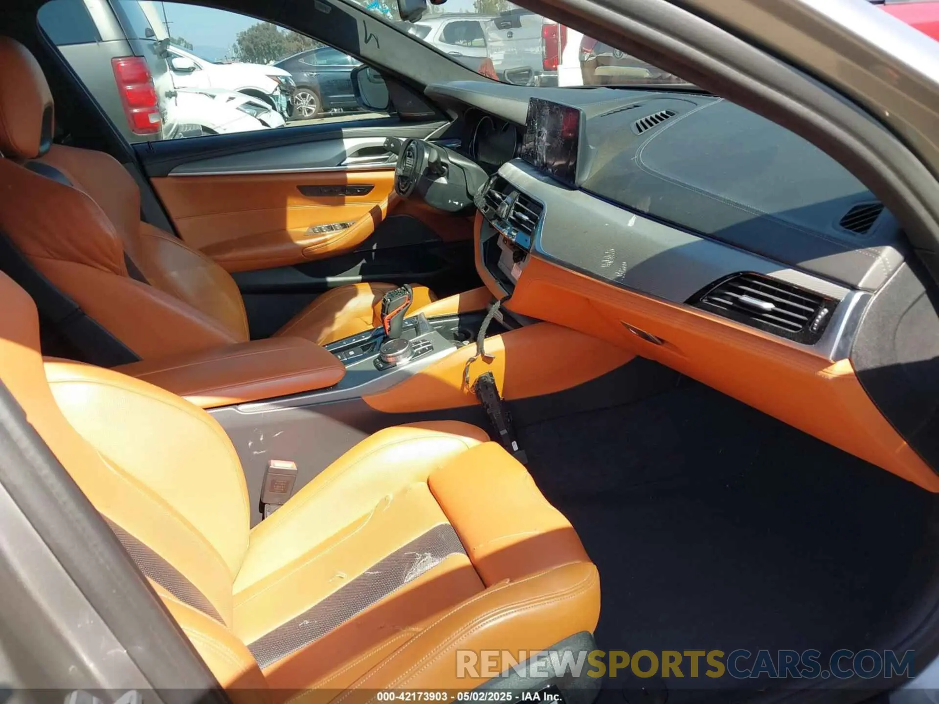 5 Photograph of a damaged car WBSJF0C59KB284173 BMW M5 2019