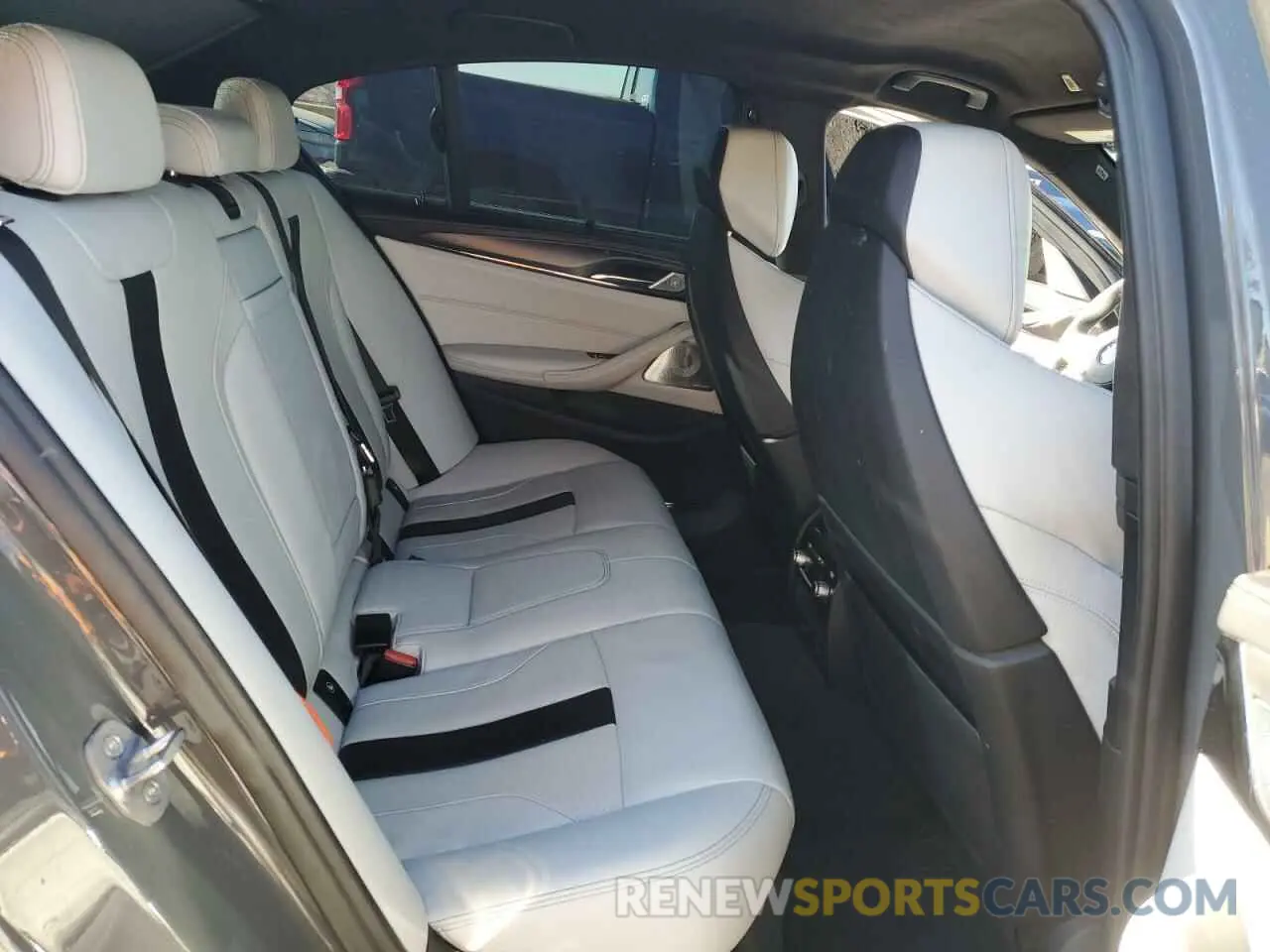 10 Photograph of a damaged car WBSJF0C59KB285517 BMW M5 2019