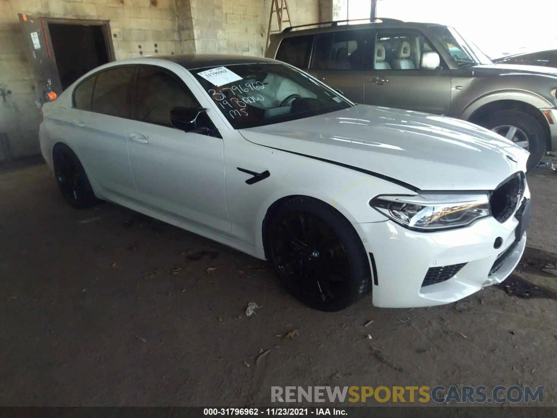 1 Photograph of a damaged car WBSJF0C5XKB284490 BMW M5 2019