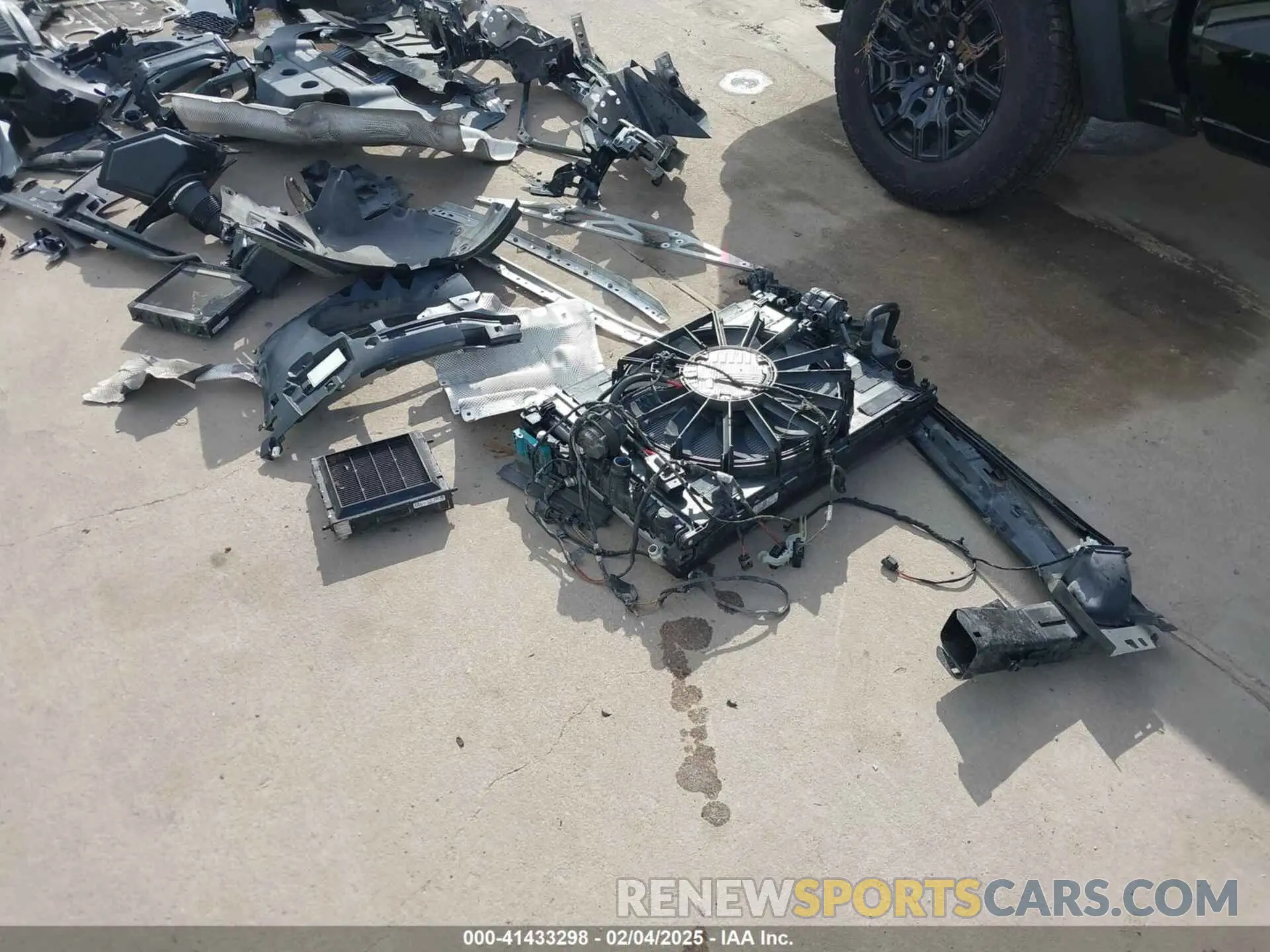 12 Photograph of a damaged car WBSJF0C08LB448907 BMW M5 2020