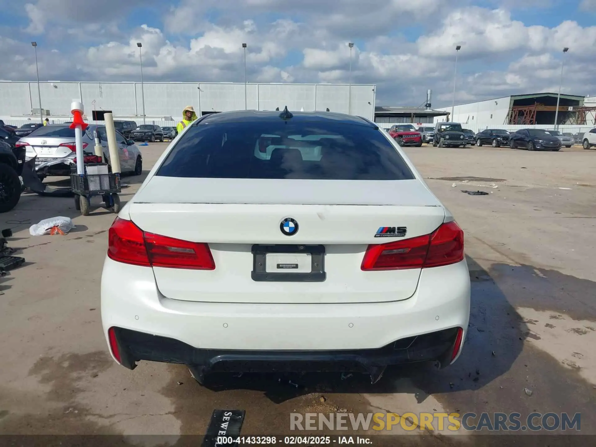 17 Photograph of a damaged car WBSJF0C08LB448907 BMW M5 2020