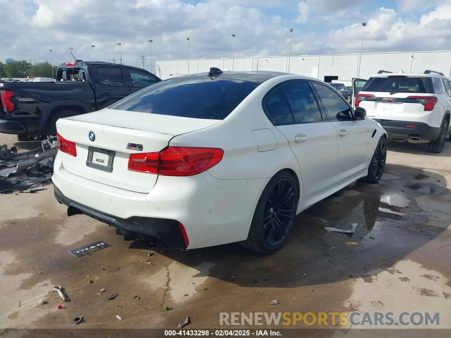 4 Photograph of a damaged car WBSJF0C08LB448907 BMW M5 2020