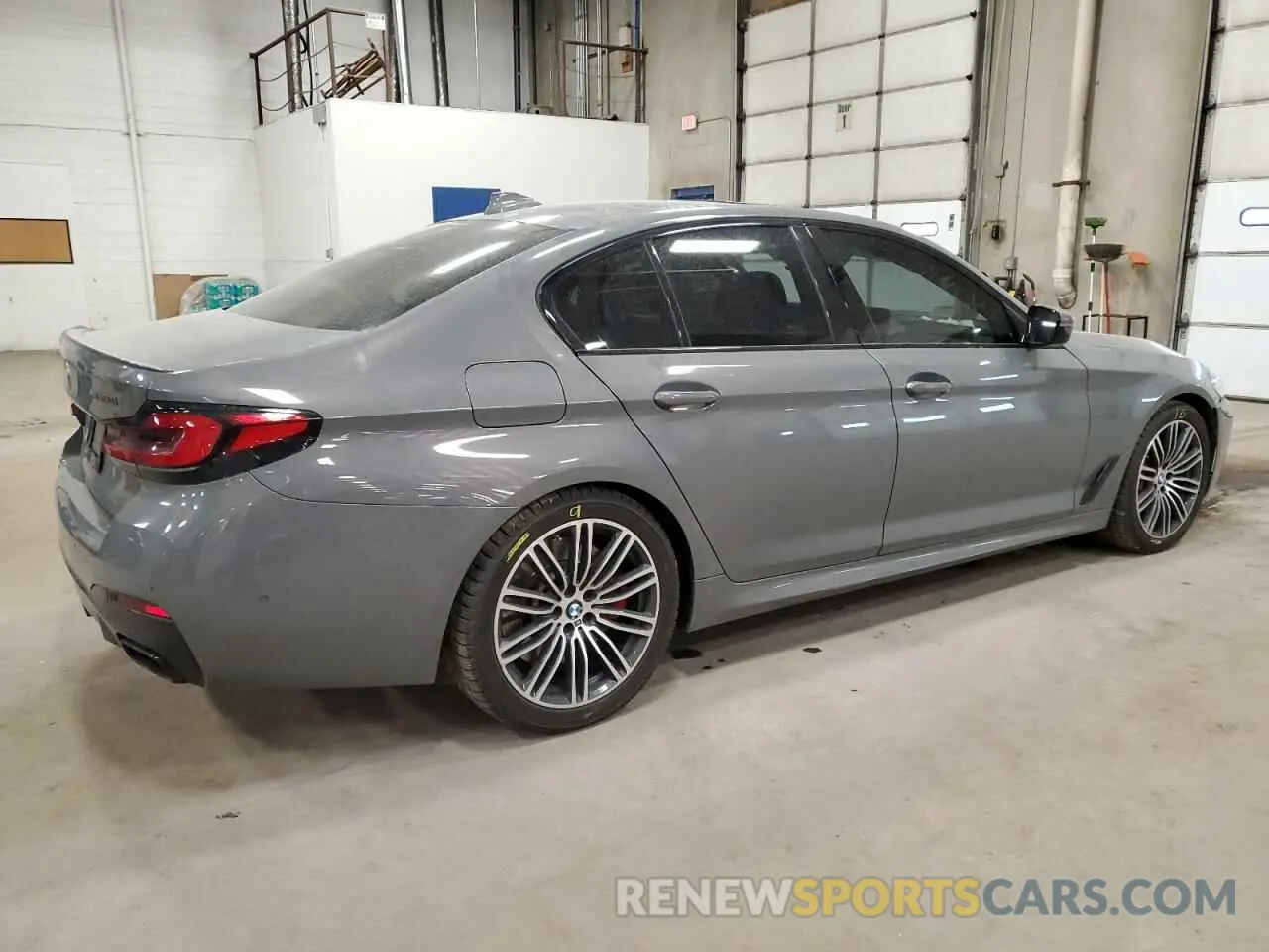 3 Photograph of a damaged car WBA13BK05MCG04409 BMW M5 2021