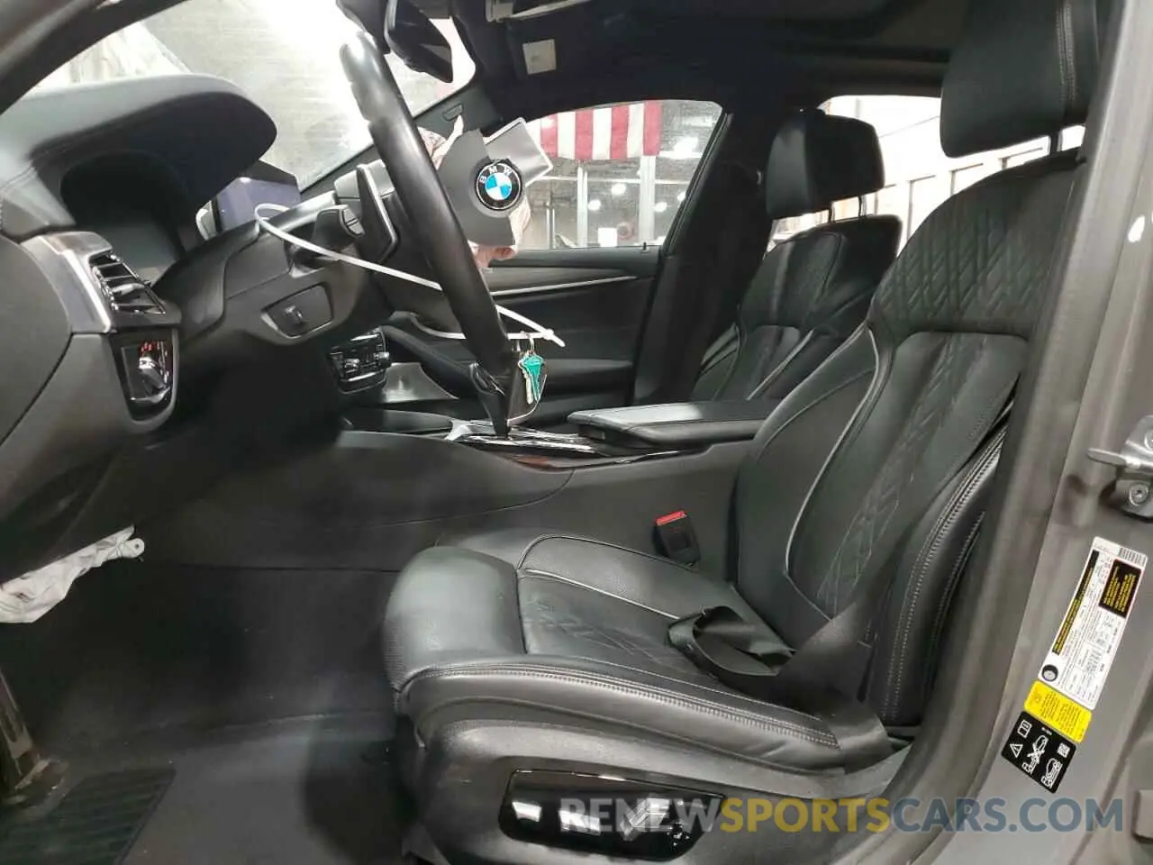 7 Photograph of a damaged car WBA13BK05MCG04409 BMW M5 2021