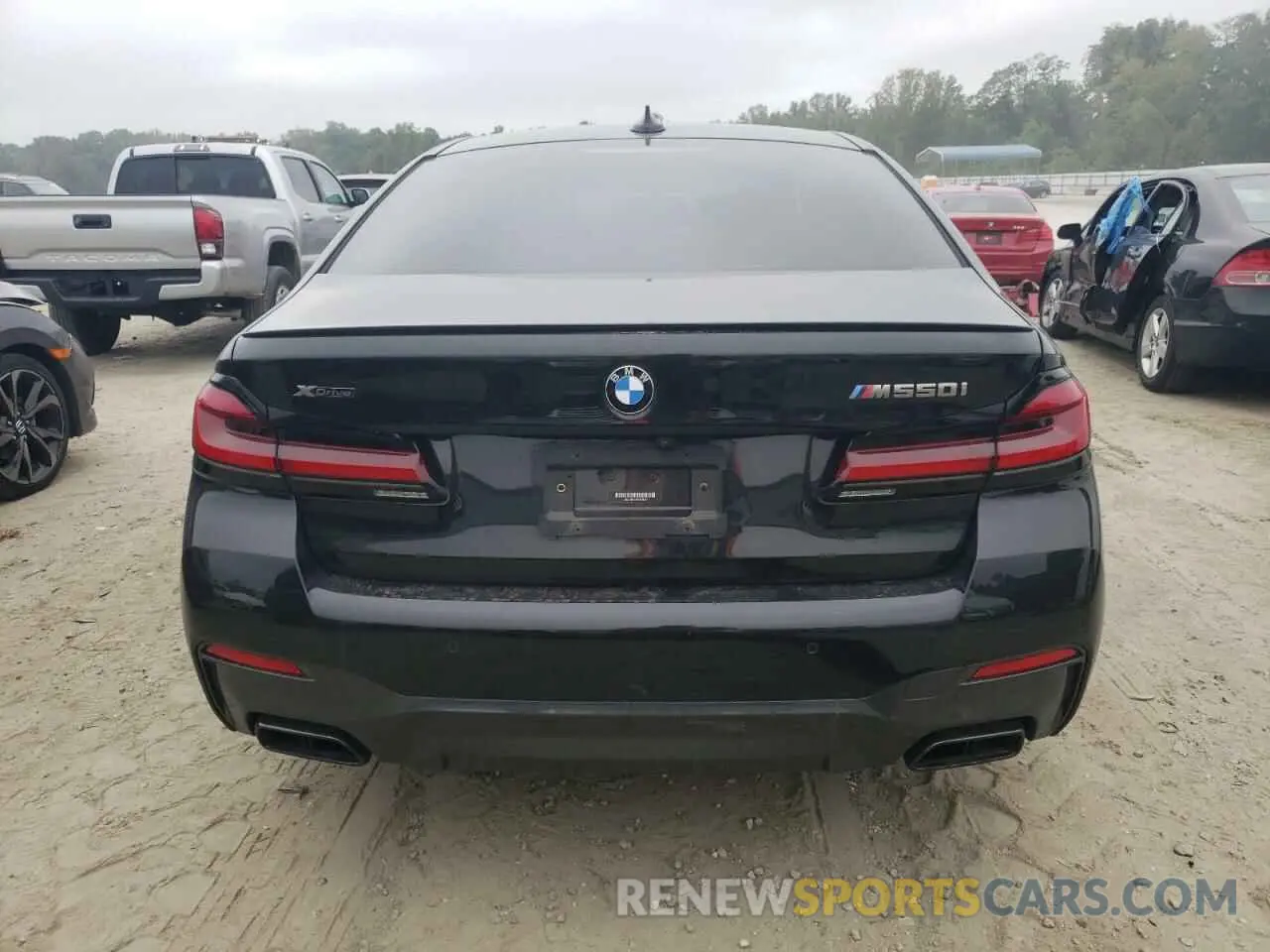 6 Photograph of a damaged car WBA13BK0XMCF46927 BMW M5 2021