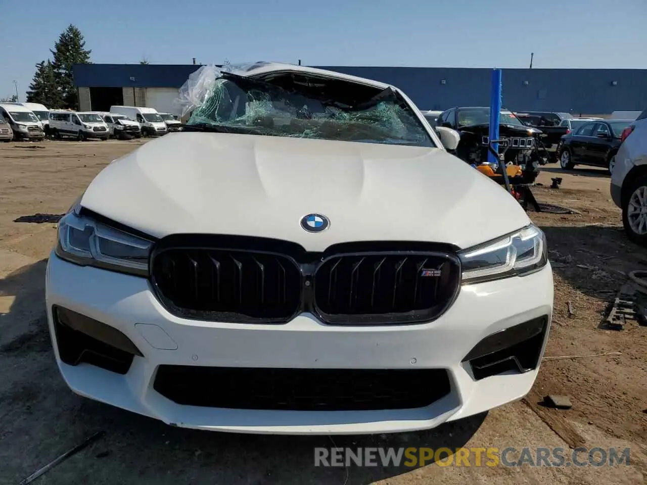 5 Photograph of a damaged car WBS83CH00MCF22708 BMW M5 2021