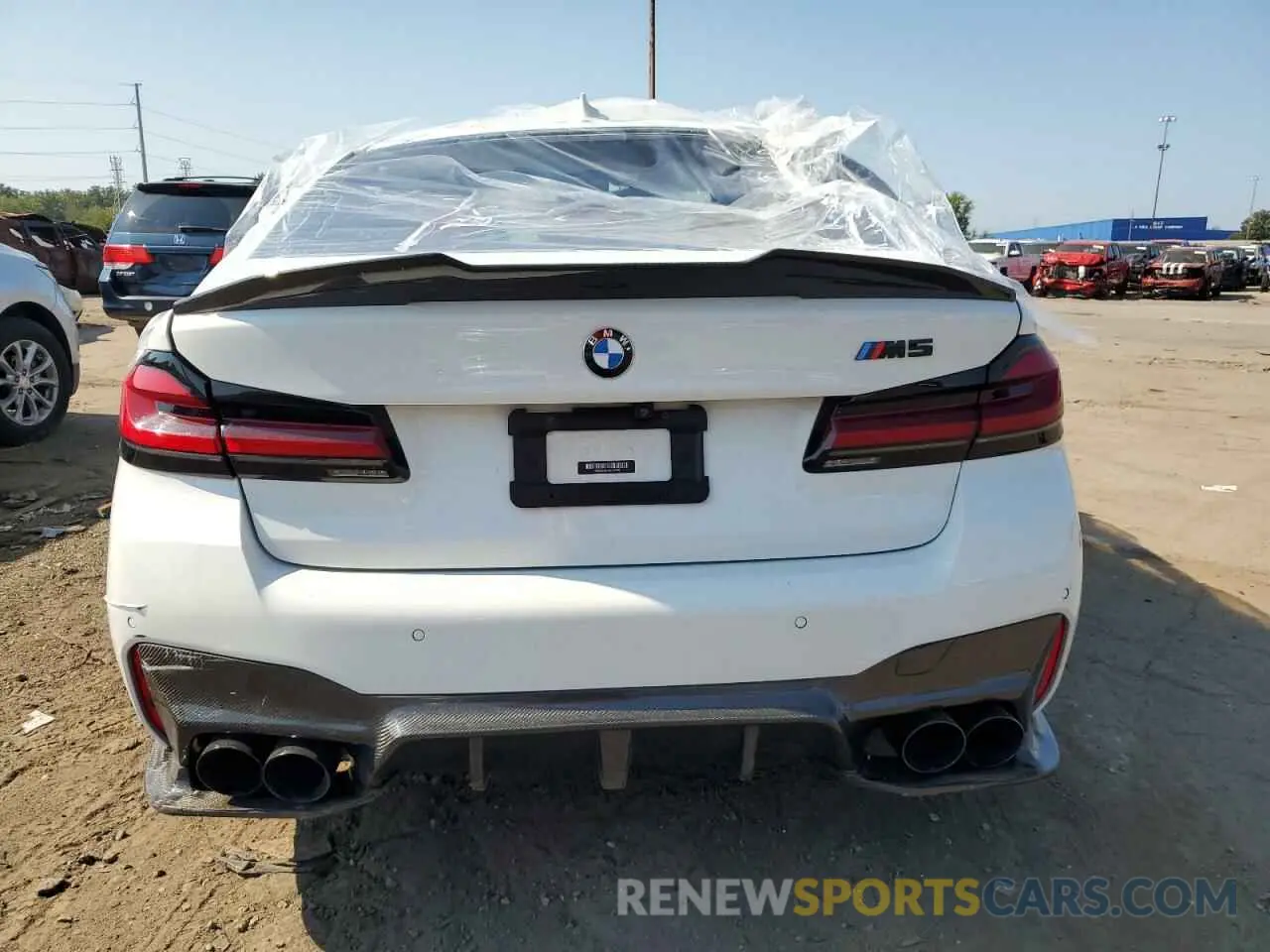 6 Photograph of a damaged car WBS83CH00MCF22708 BMW M5 2021
