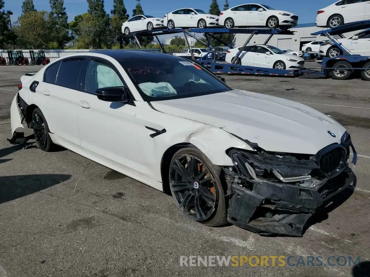 4 Photograph of a damaged car WBS83CH00MCF66384 BMW M5 2021