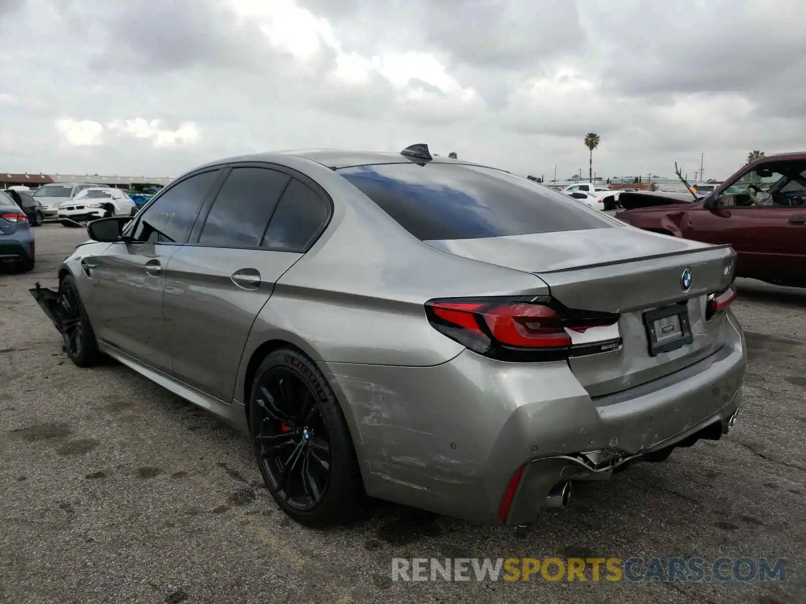 3 Photograph of a damaged car WBS83CH00MCF77899 BMW M5 2021