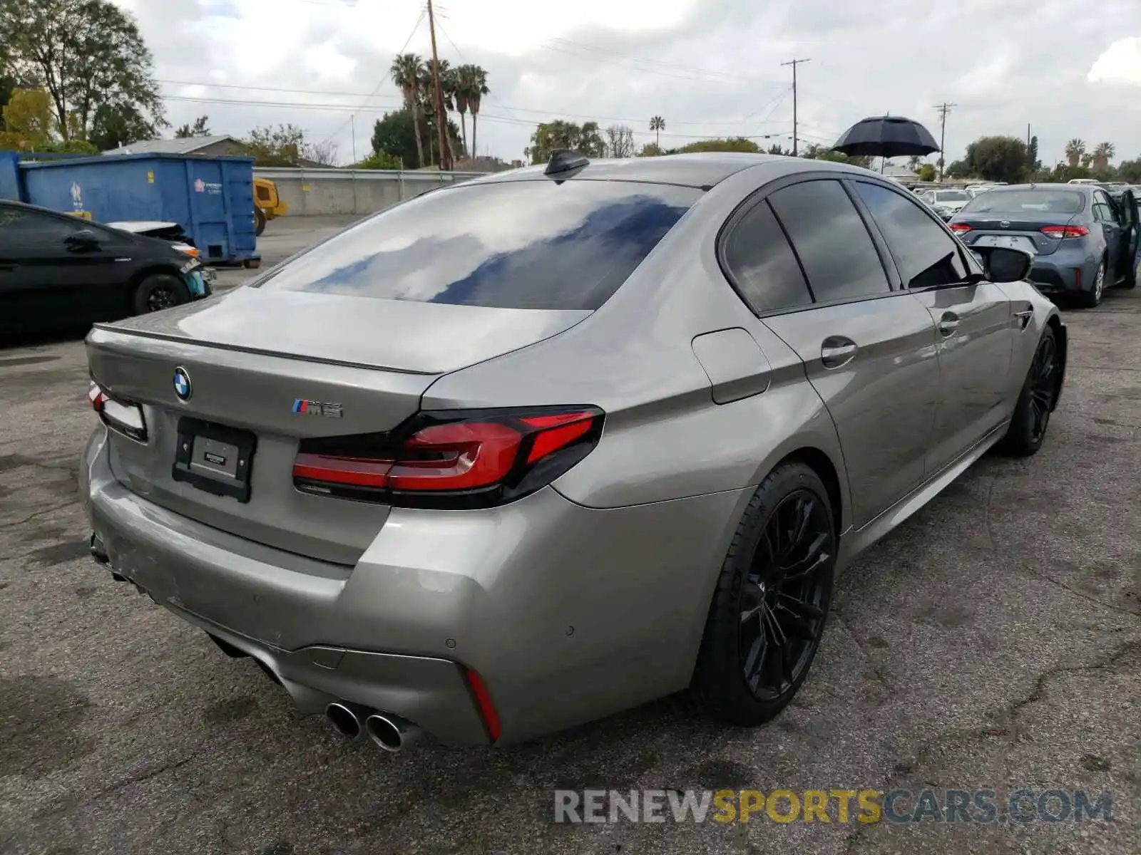 4 Photograph of a damaged car WBS83CH00MCF77899 BMW M5 2021