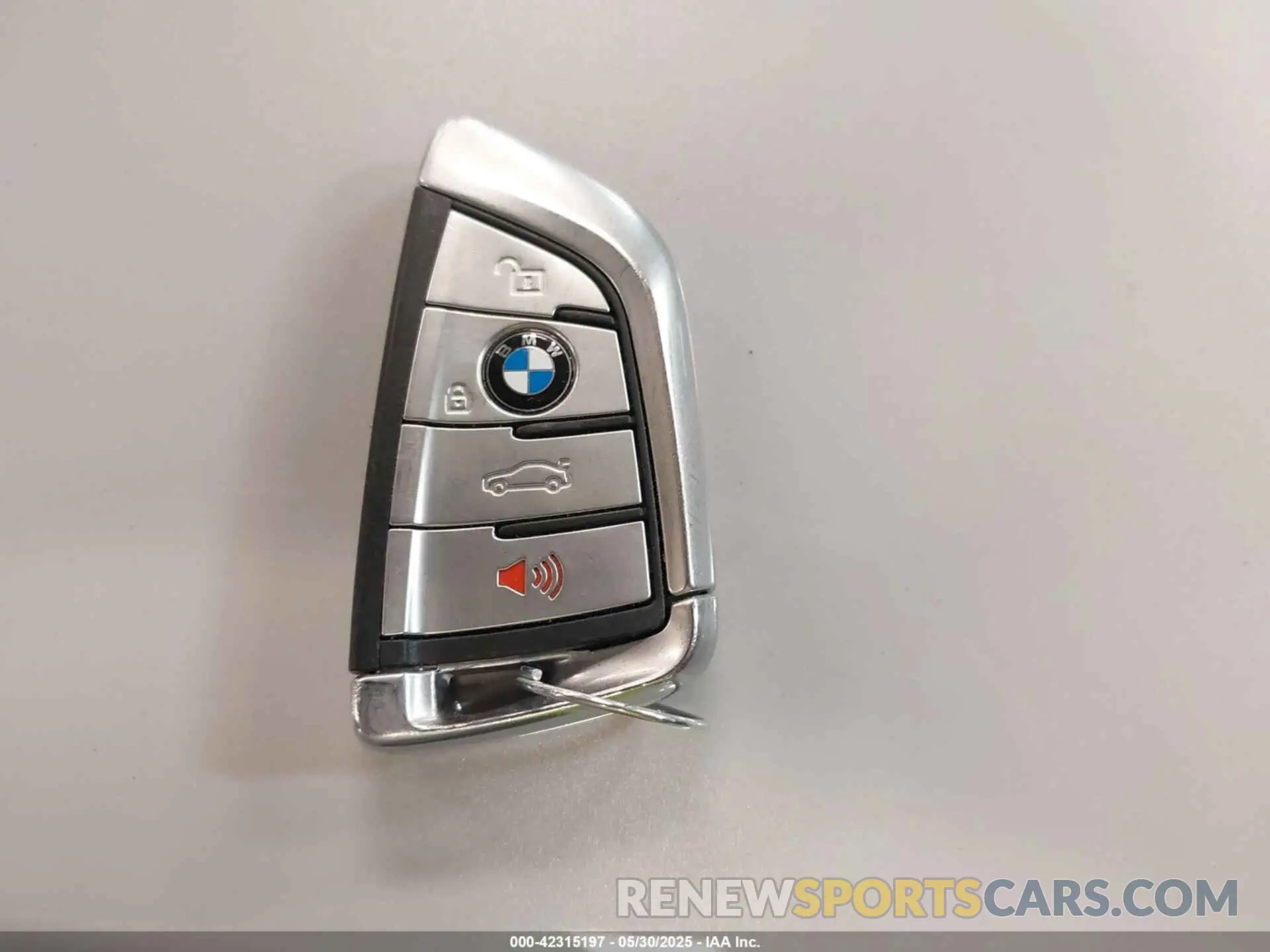 11 Photograph of a damaged car WBS83CH01MCF44510 BMW M5 2021