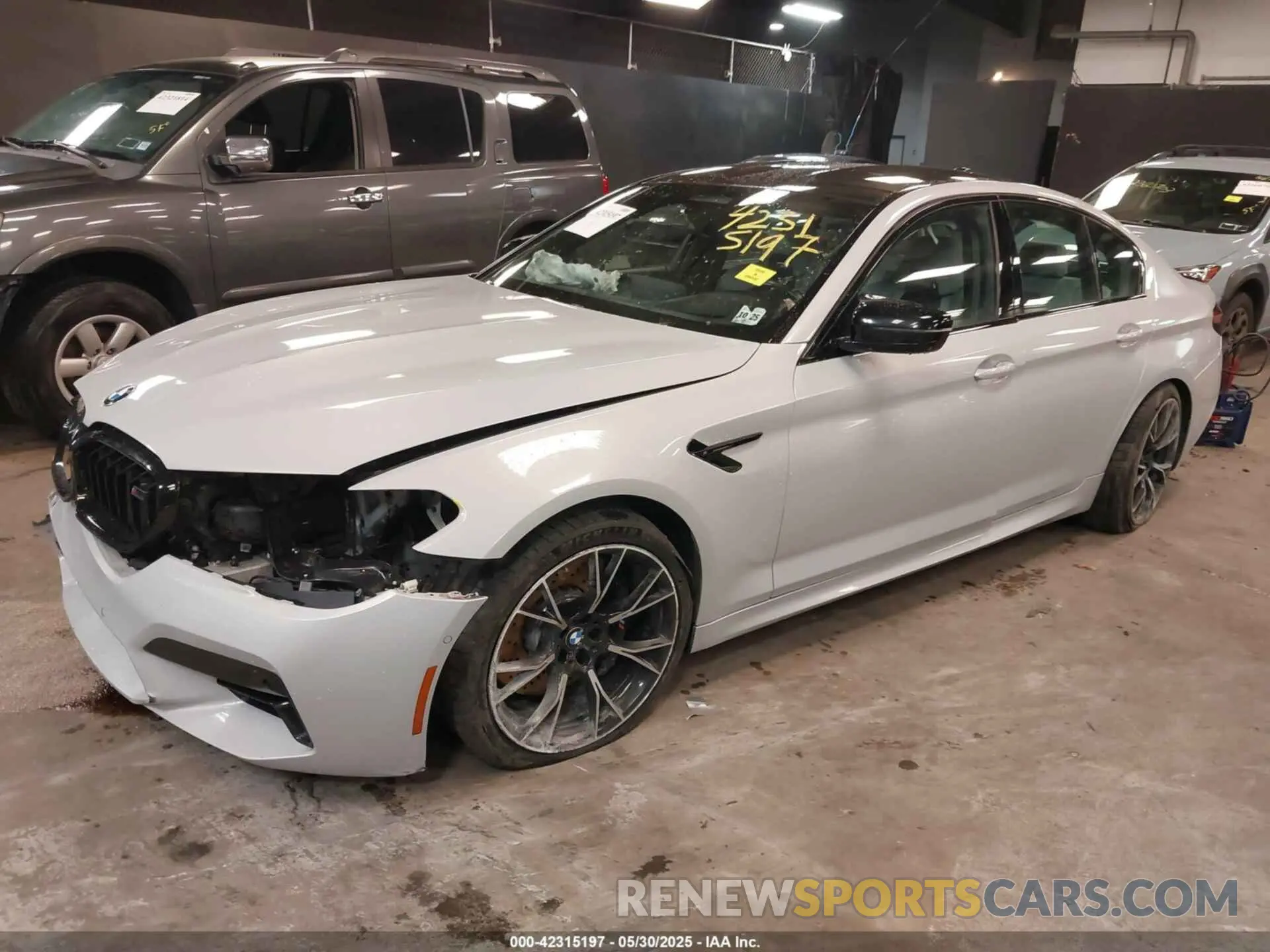 2 Photograph of a damaged car WBS83CH01MCF44510 BMW M5 2021