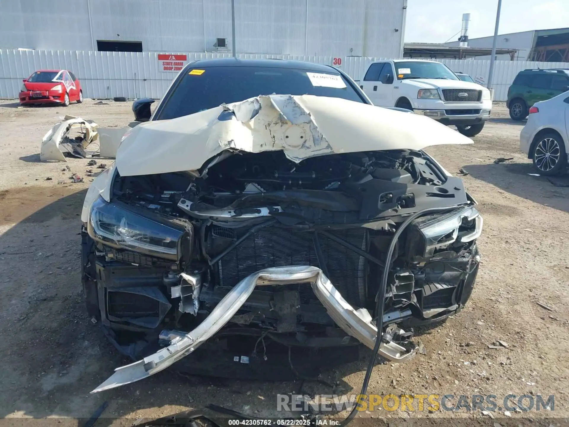 13 Photograph of a damaged car WBS83CH04MCF63178 BMW M5 2021