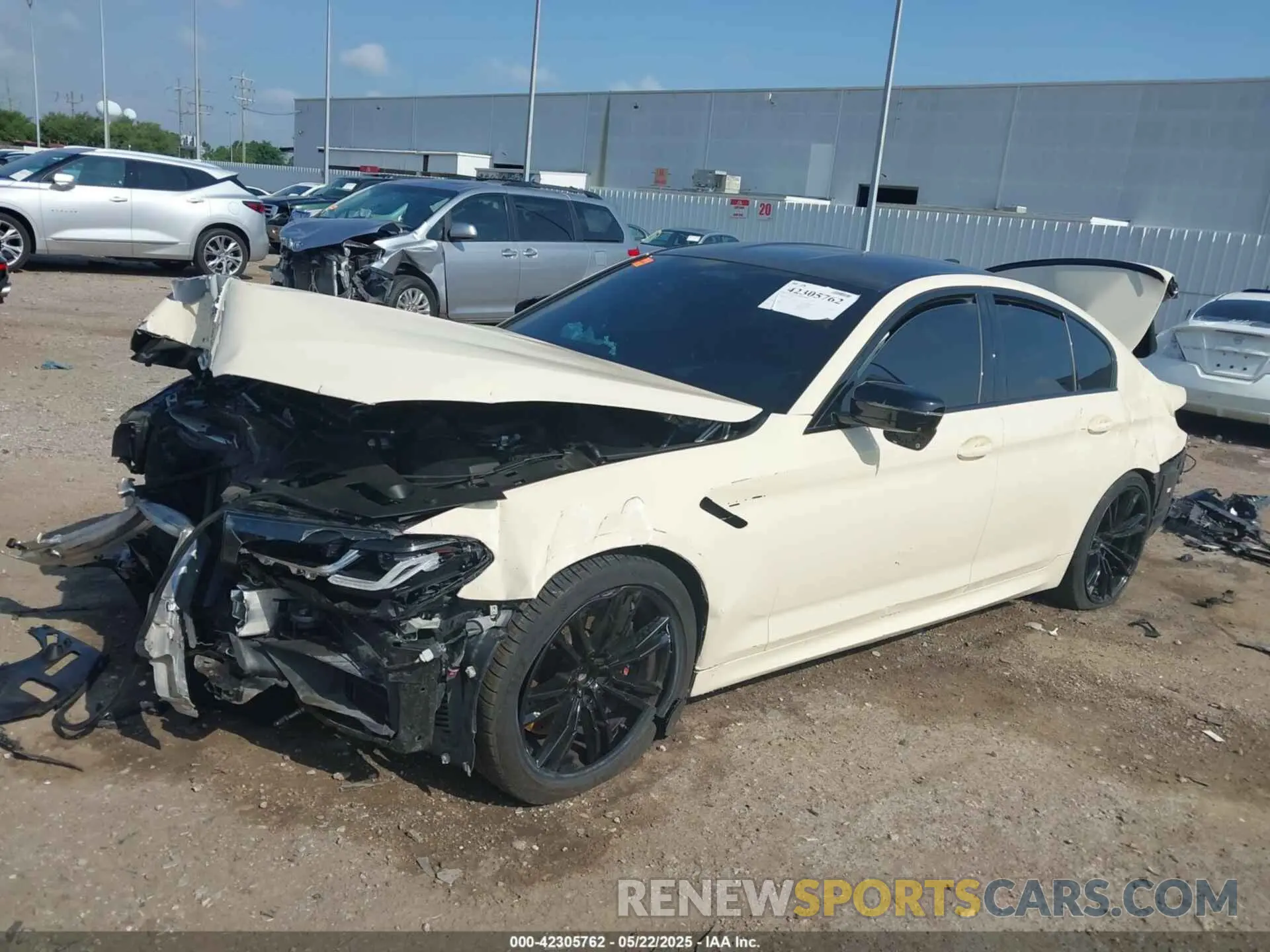 2 Photograph of a damaged car WBS83CH04MCF63178 BMW M5 2021