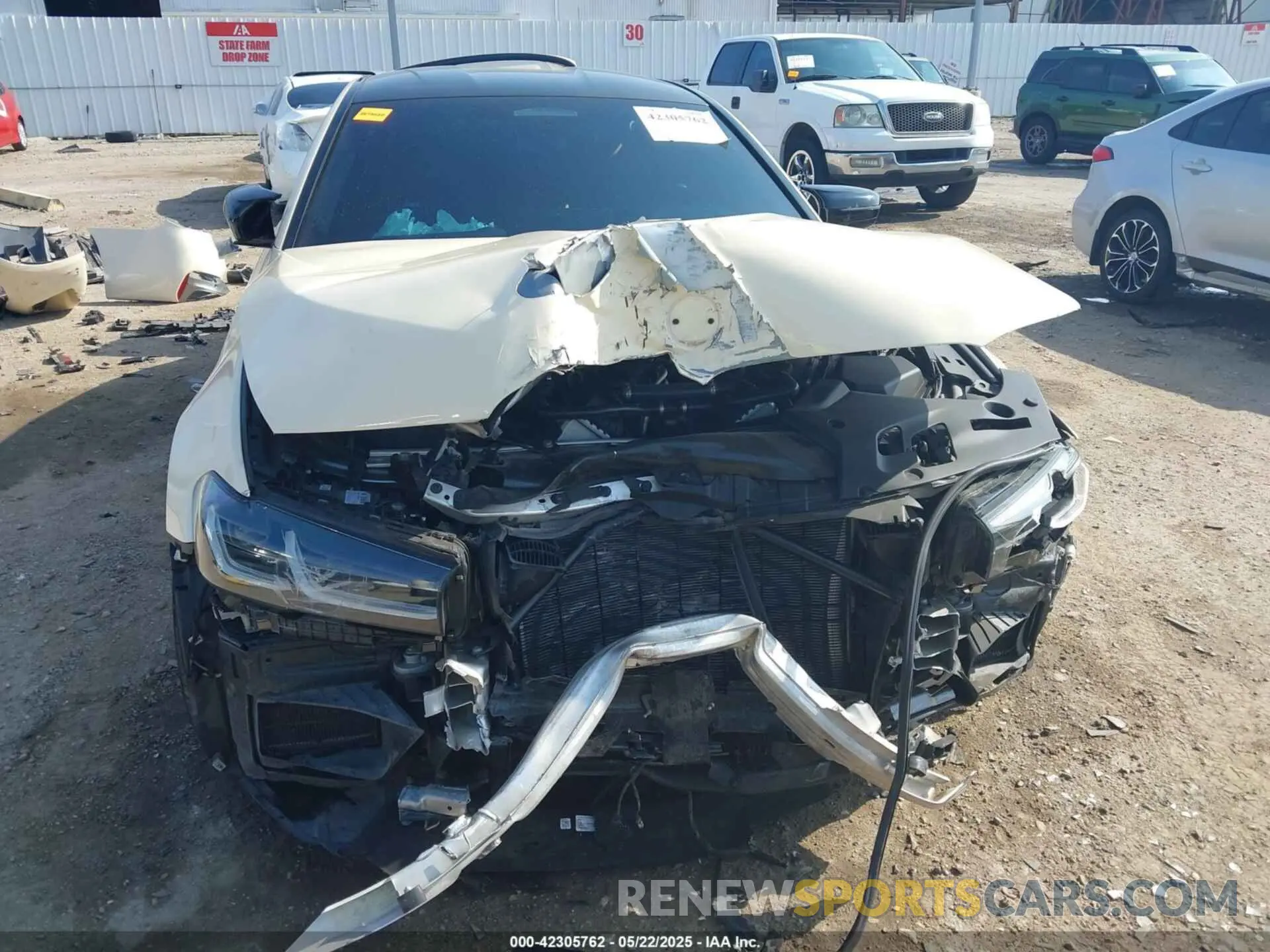 6 Photograph of a damaged car WBS83CH04MCF63178 BMW M5 2021
