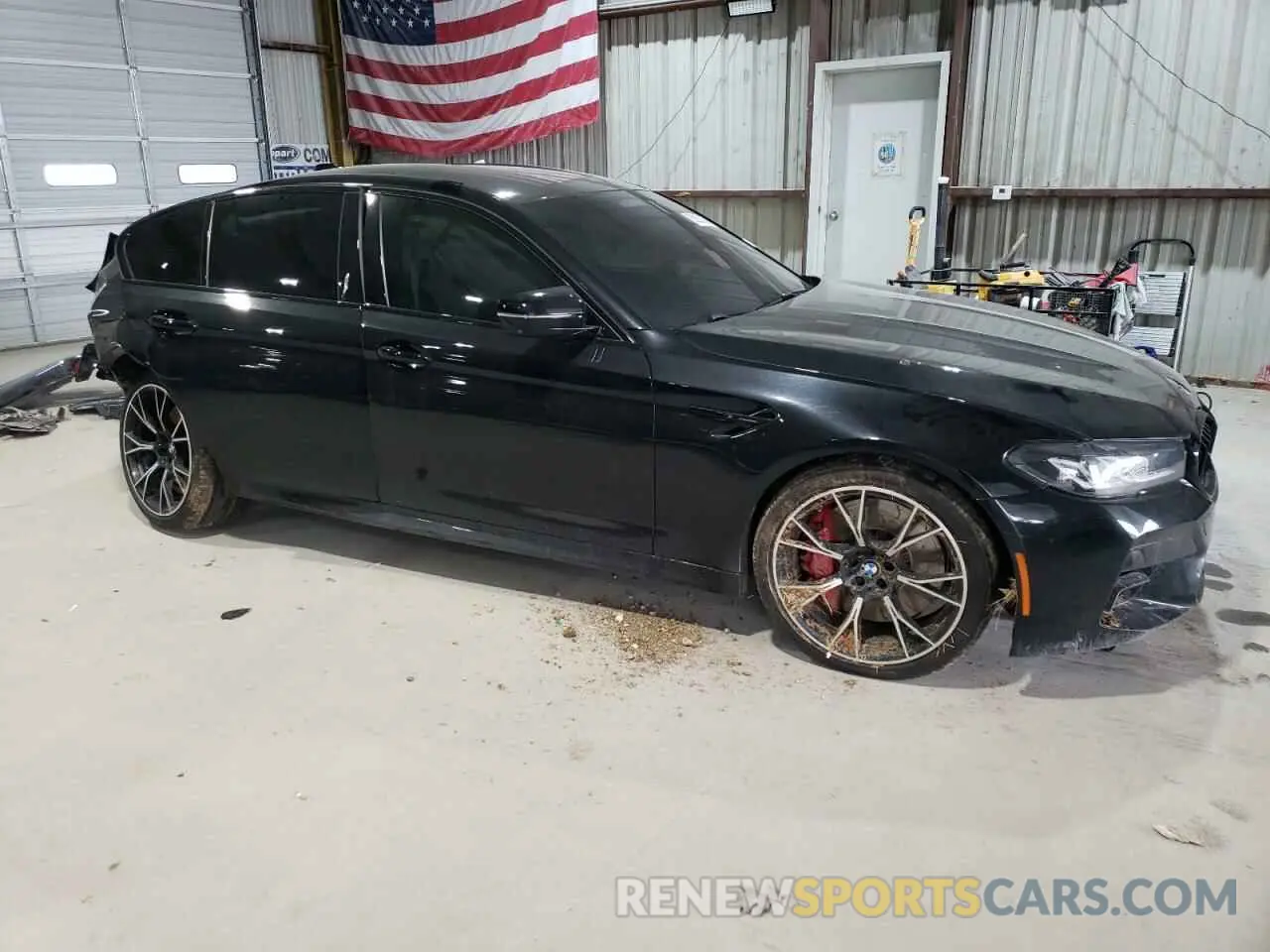 4 Photograph of a damaged car WBS83CH06MCF15472 BMW M5 2021