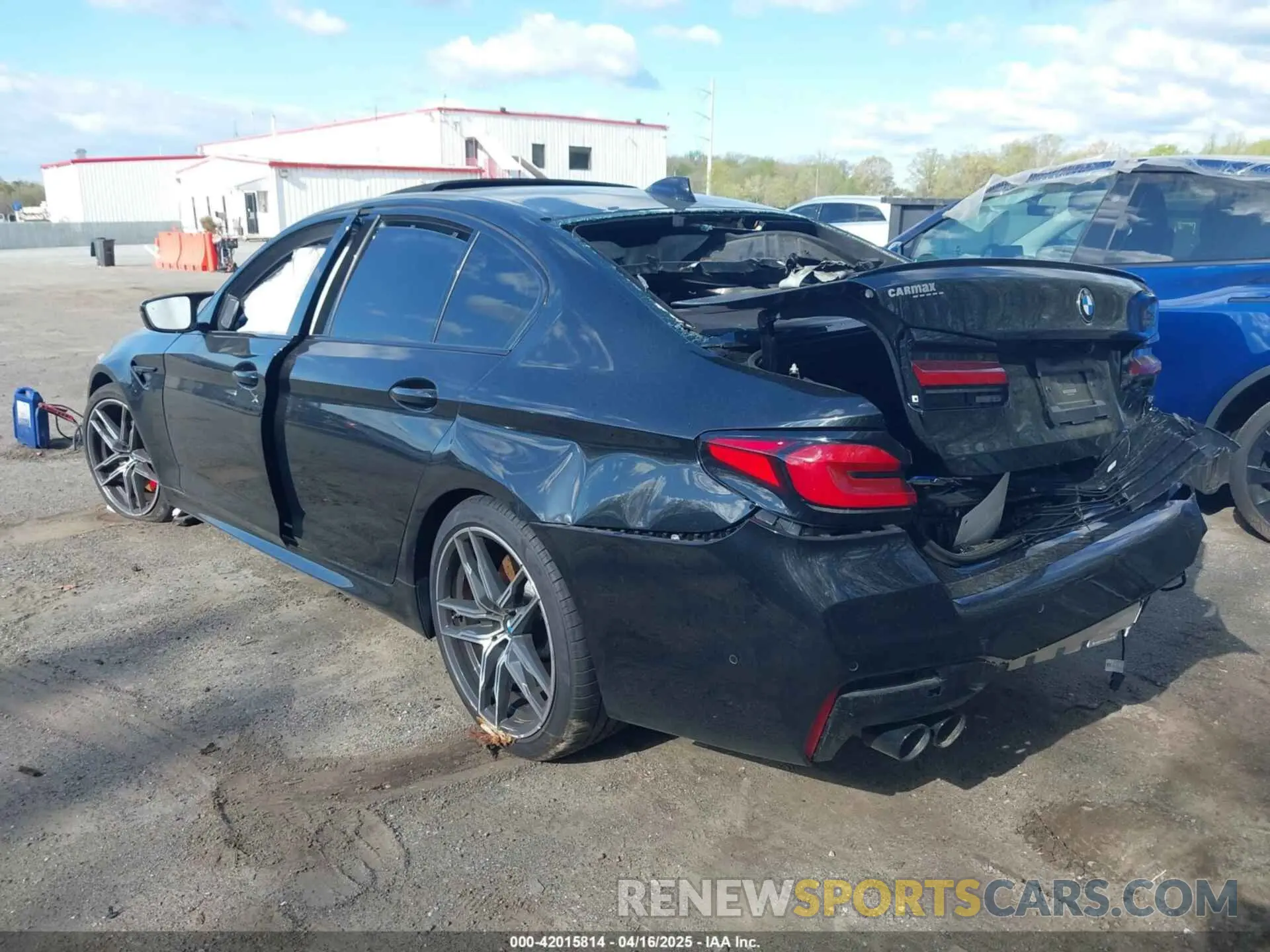 3 Photograph of a damaged car WBS83CH08MCF73017 BMW M5 2021