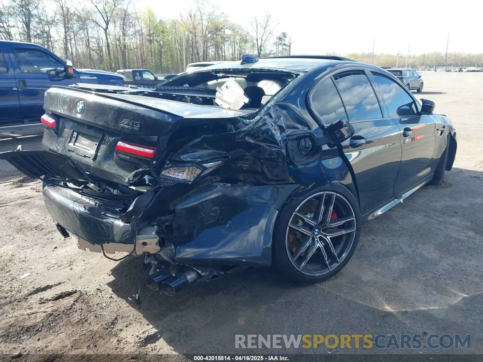 4 Photograph of a damaged car WBS83CH08MCF73017 BMW M5 2021