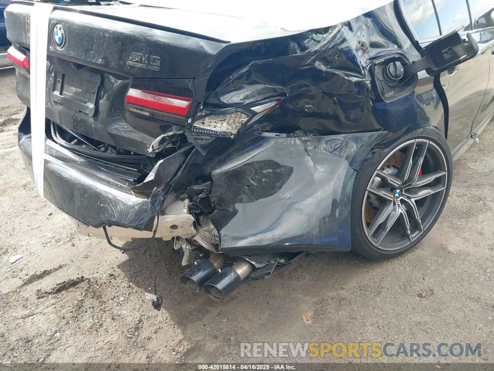 6 Photograph of a damaged car WBS83CH08MCF73017 BMW M5 2021