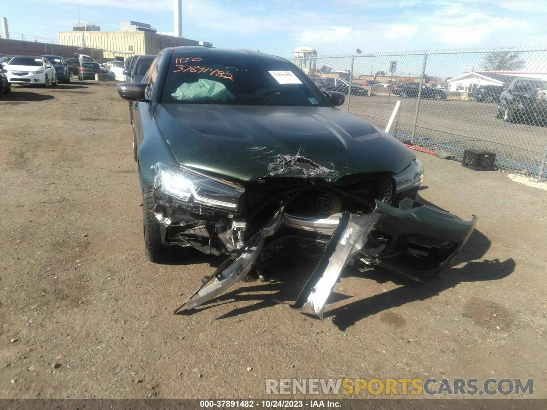 6 Photograph of a damaged car WBS73CH00NCJ75875 BMW M5 2022