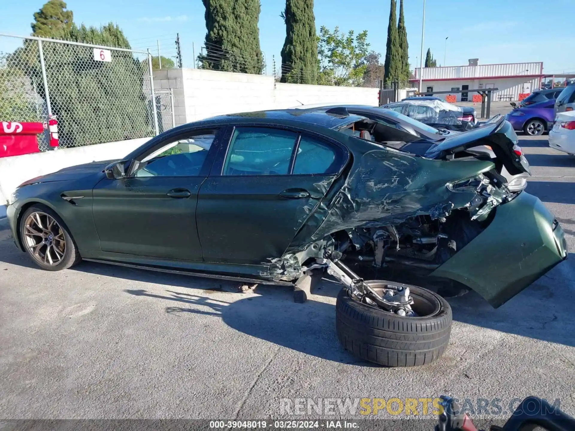 14 Photograph of a damaged car WBS73CH02NCJ35152 BMW M5 2022