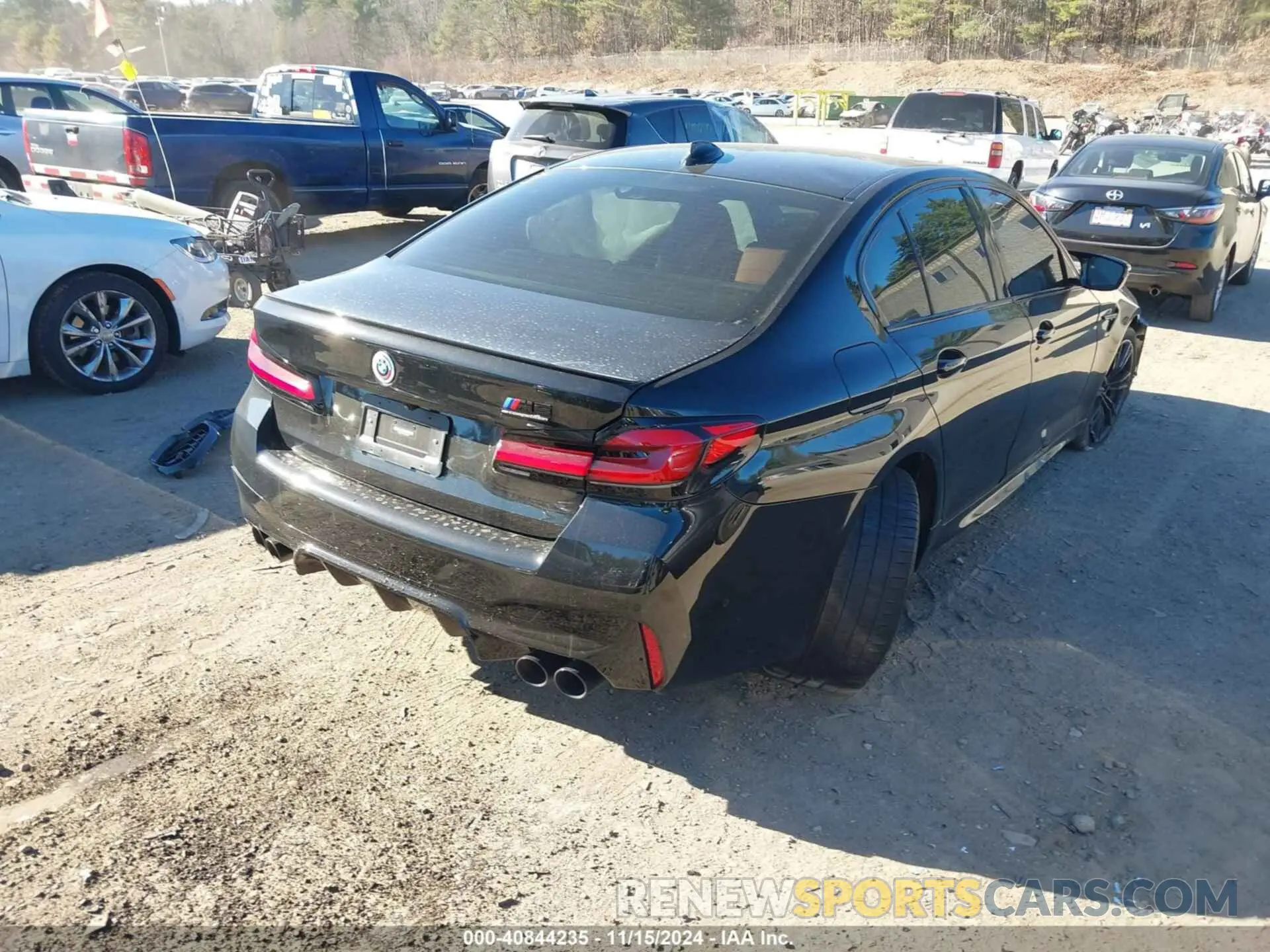4 Photograph of a damaged car WBS83CH01NCK58820 BMW M5 2022