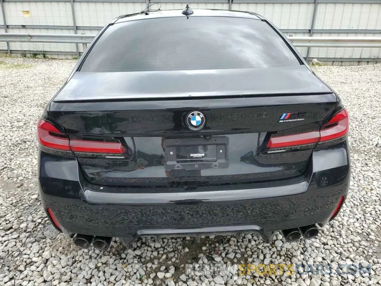 6 Photograph of a damaged car WBS83CH06NCJ03339 BMW M5 2022