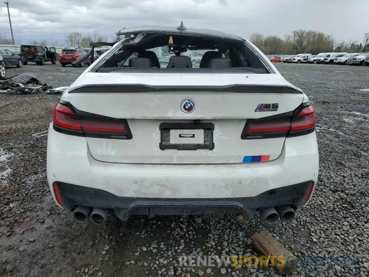 6 Photograph of a damaged car WBS83CH08NCK37012 BMW M5 2022