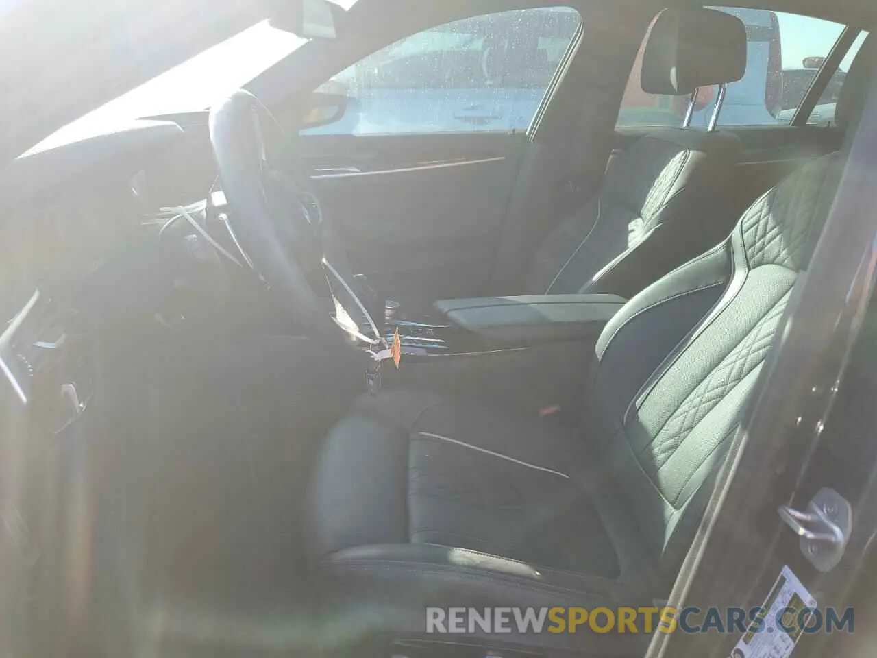 7 Photograph of a damaged car WBA13BK08PCN51125 BMW M5 2023