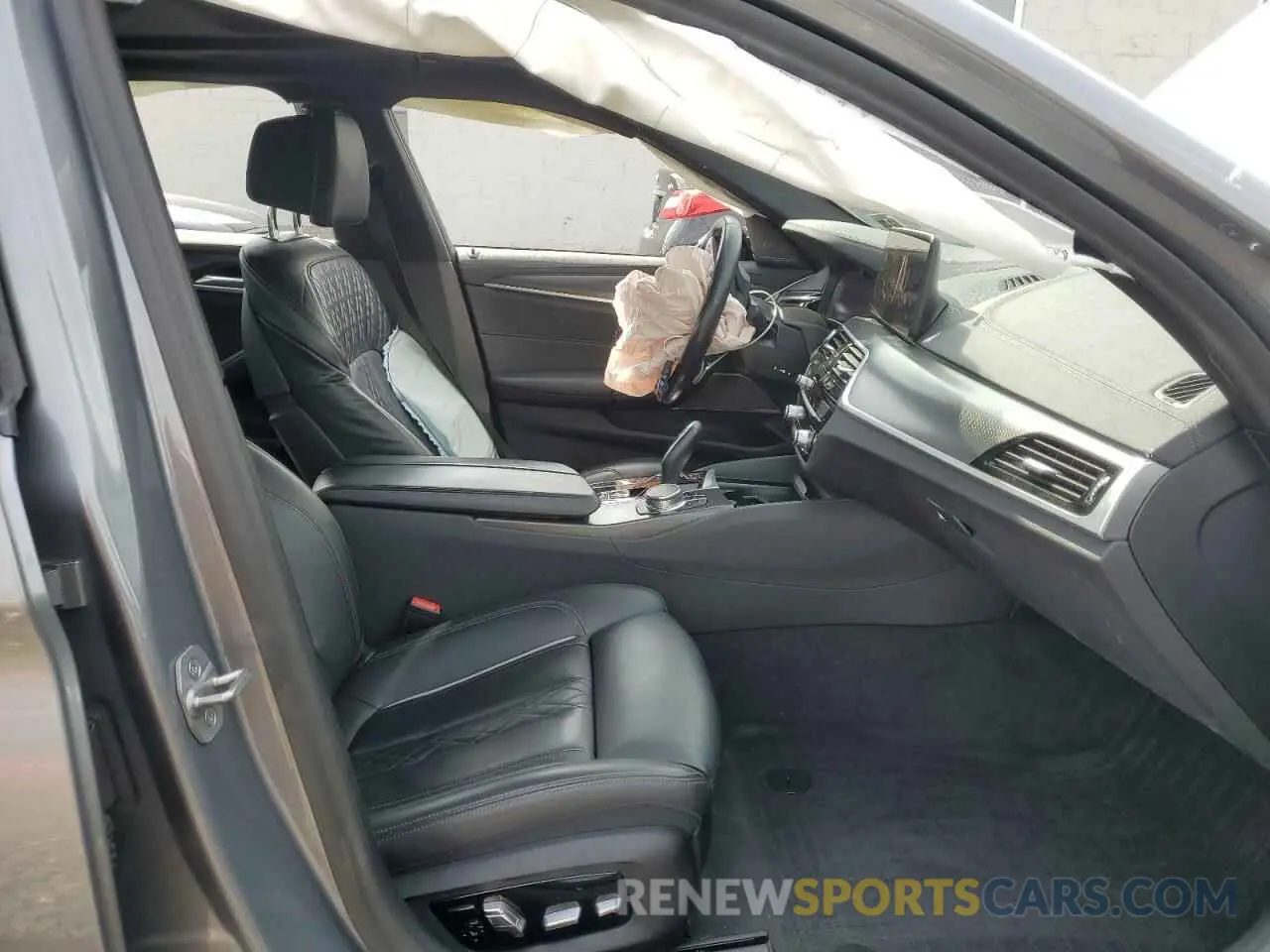7 Photograph of a damaged car WBA13BK0XPCL37043 BMW M5 2023