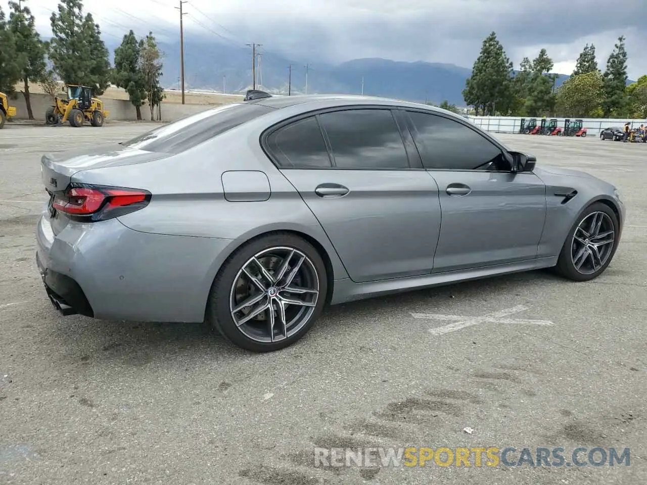 3 Photograph of a damaged car WBS83CH0XPCL73032 BMW M5 2023