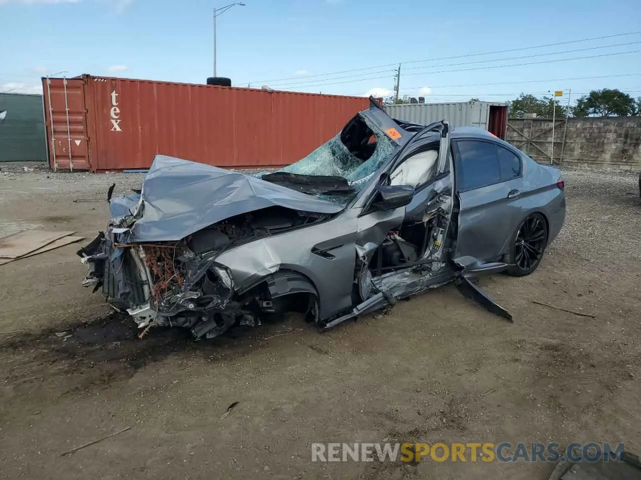 1 Photograph of a damaged car WBS83CH0XPCN88751 BMW M5 2023