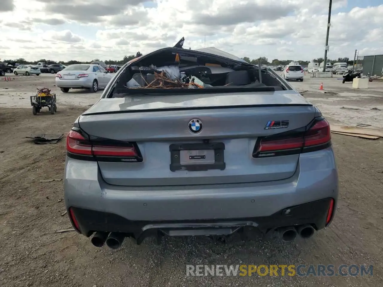 6 Photograph of a damaged car WBS83CH0XPCN88751 BMW M5 2023