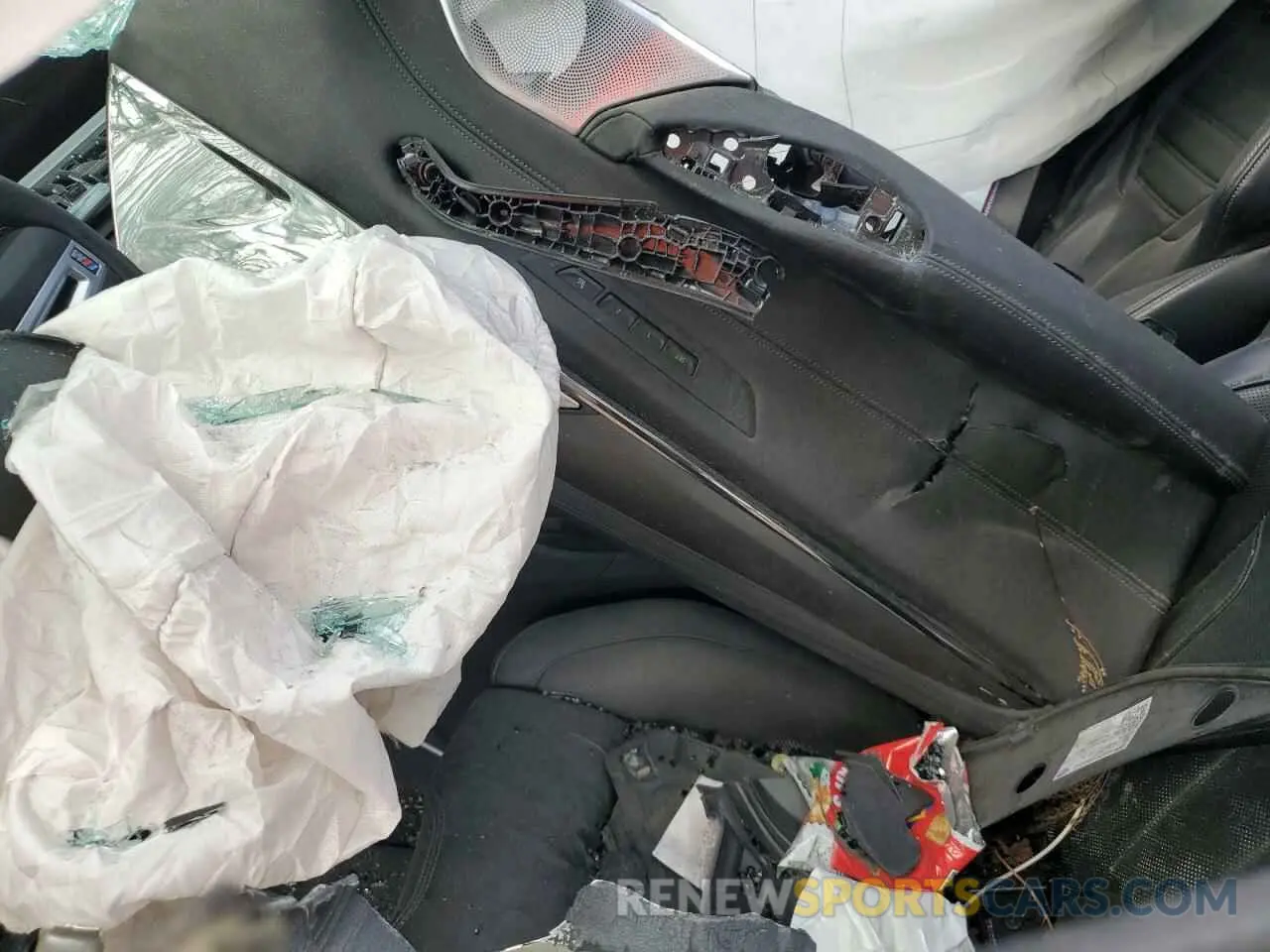 7 Photograph of a damaged car WBS83CH0XPCN88751 BMW M5 2023