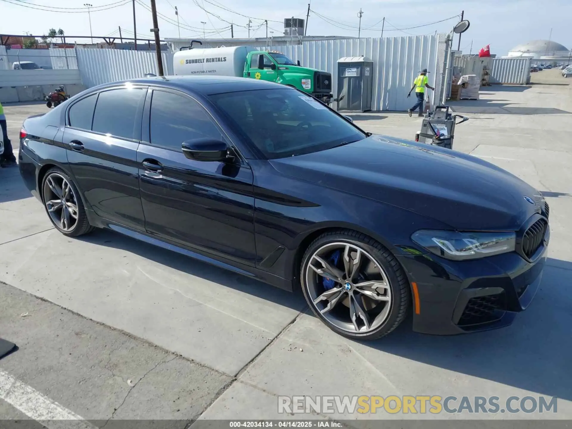 1 Photograph of a damaged car WBA13BK06NCJ43672 BMW M550 2022