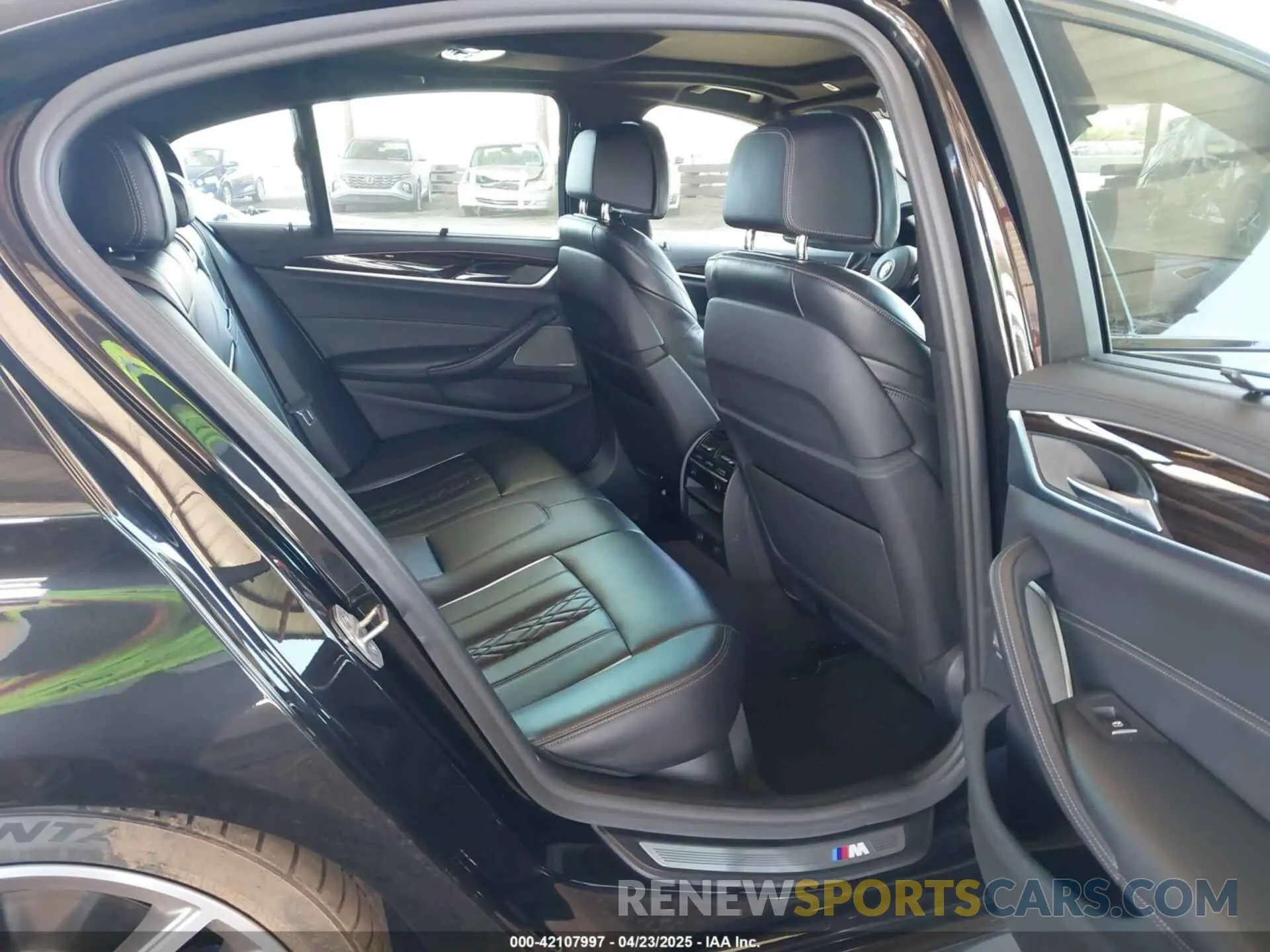 8 Photograph of a damaged car WBAJB9C52KB465071 BMW M550I 2019