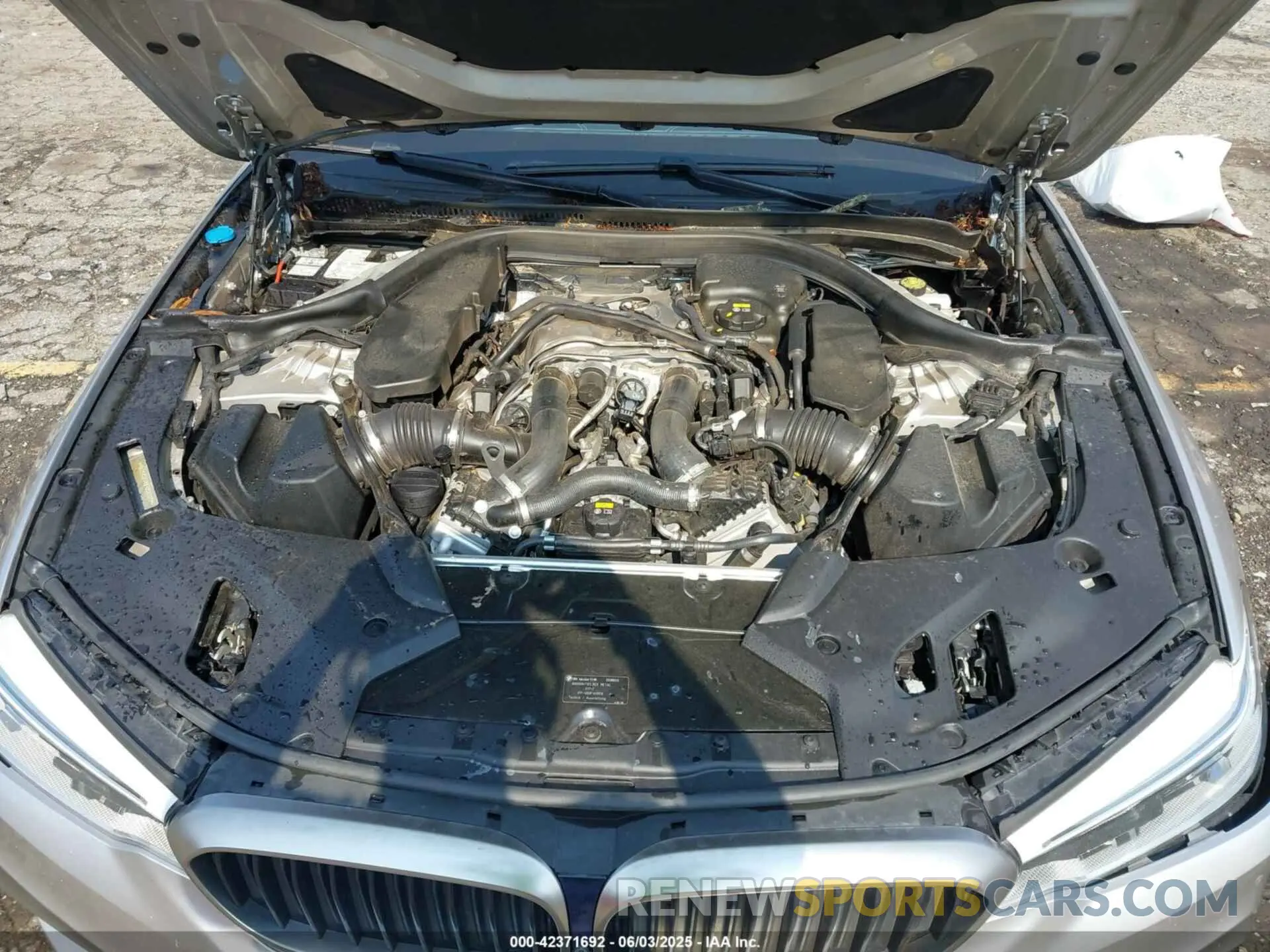 10 Photograph of a damaged car WBAJS7C00LCD98929 BMW M550I 2020